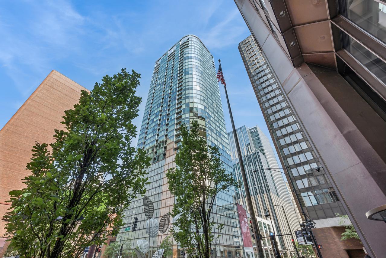 600 N Fairbanks Ct. #1706, Chicago, IL 60611