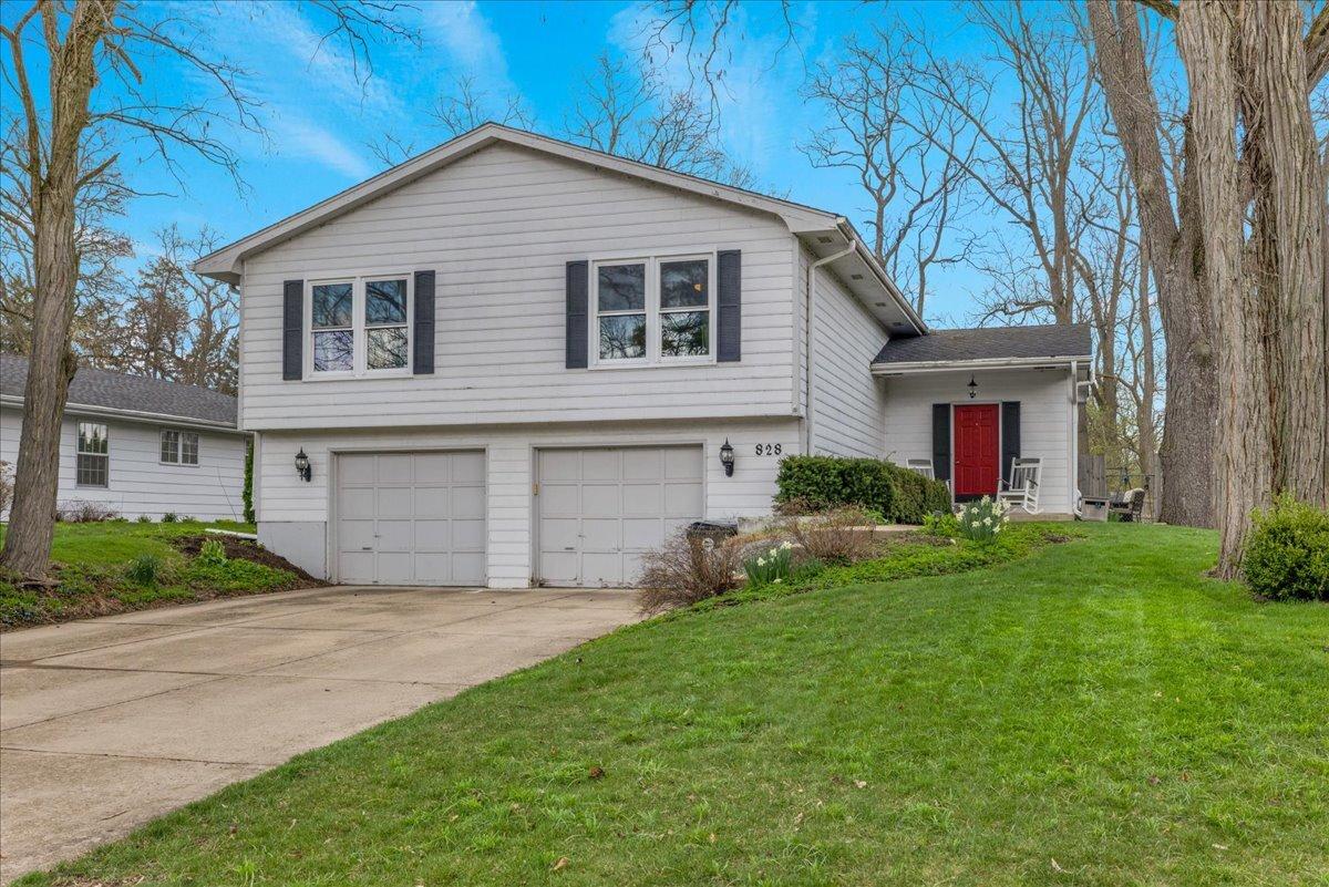 828 S Jefferson St., Batavia, IL 60510