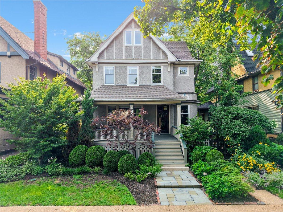 5406 N Lakewood Ave., Chicago, IL 60640