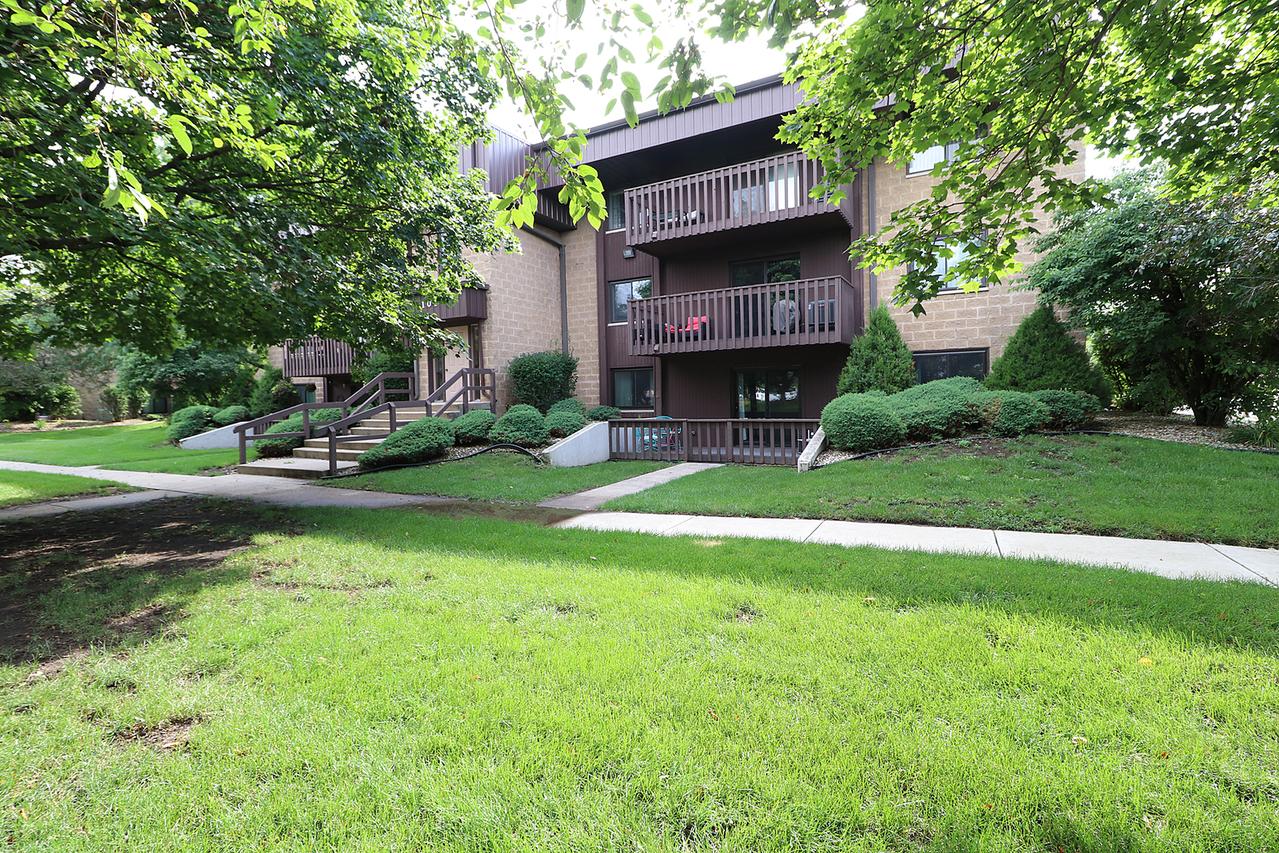 101 Caterpillar Dr. #1B, Joliet, IL 60436