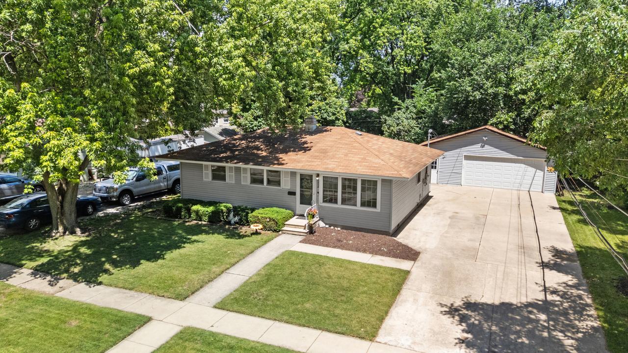 1628 E Dresser Rd., Dekalb, IL 60115