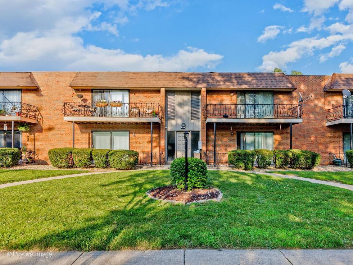 627 N Carroll Pkwy. #105, Glenwood, IL 60425