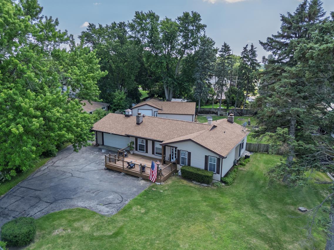 4437 Richmond Rd., Ringwood, IL 60072