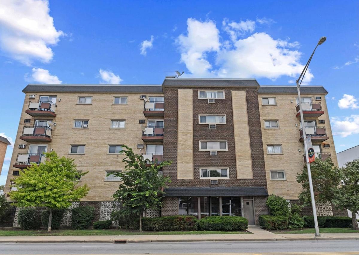 1247 S Harlem Ave. #103, Berwyn, IL 60402