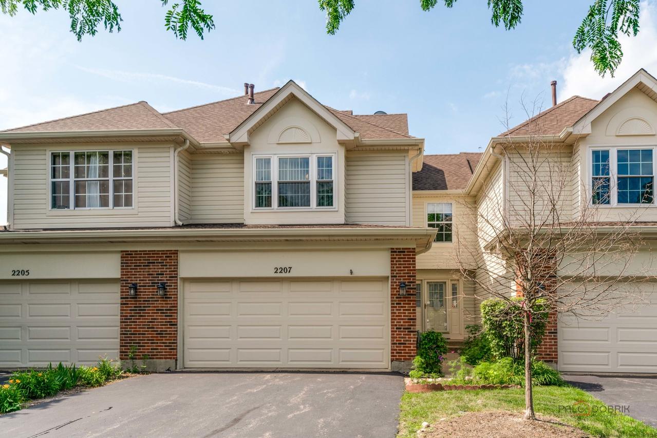 2207 Seaver Ln., Hoffman Estates, IL 60169