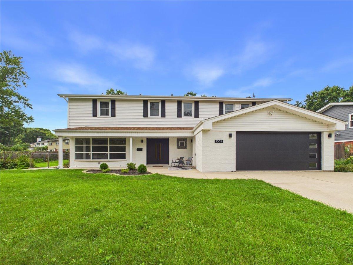 1504 Pfingsten Rd., Glenview, IL 60025