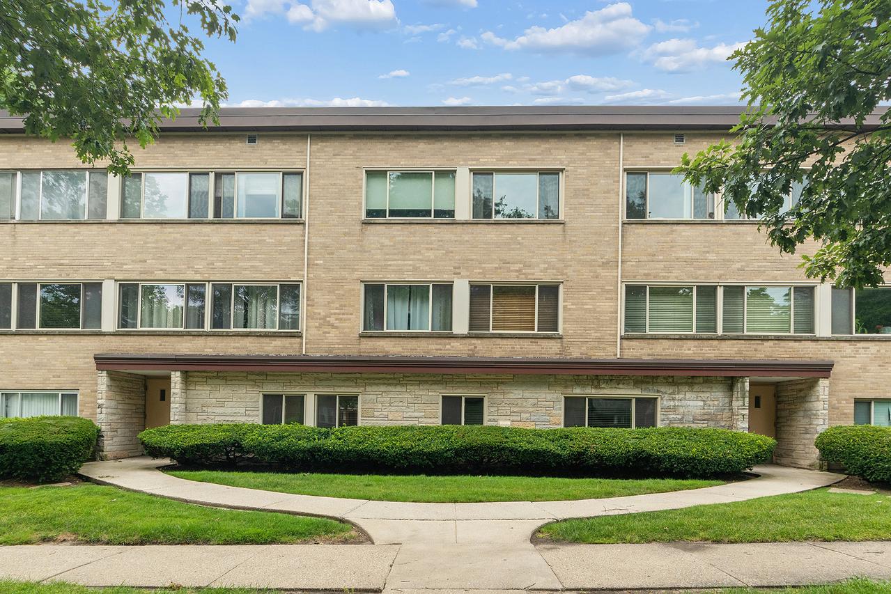 2634 Central Dr. #2E, Flossmoor, IL 60422