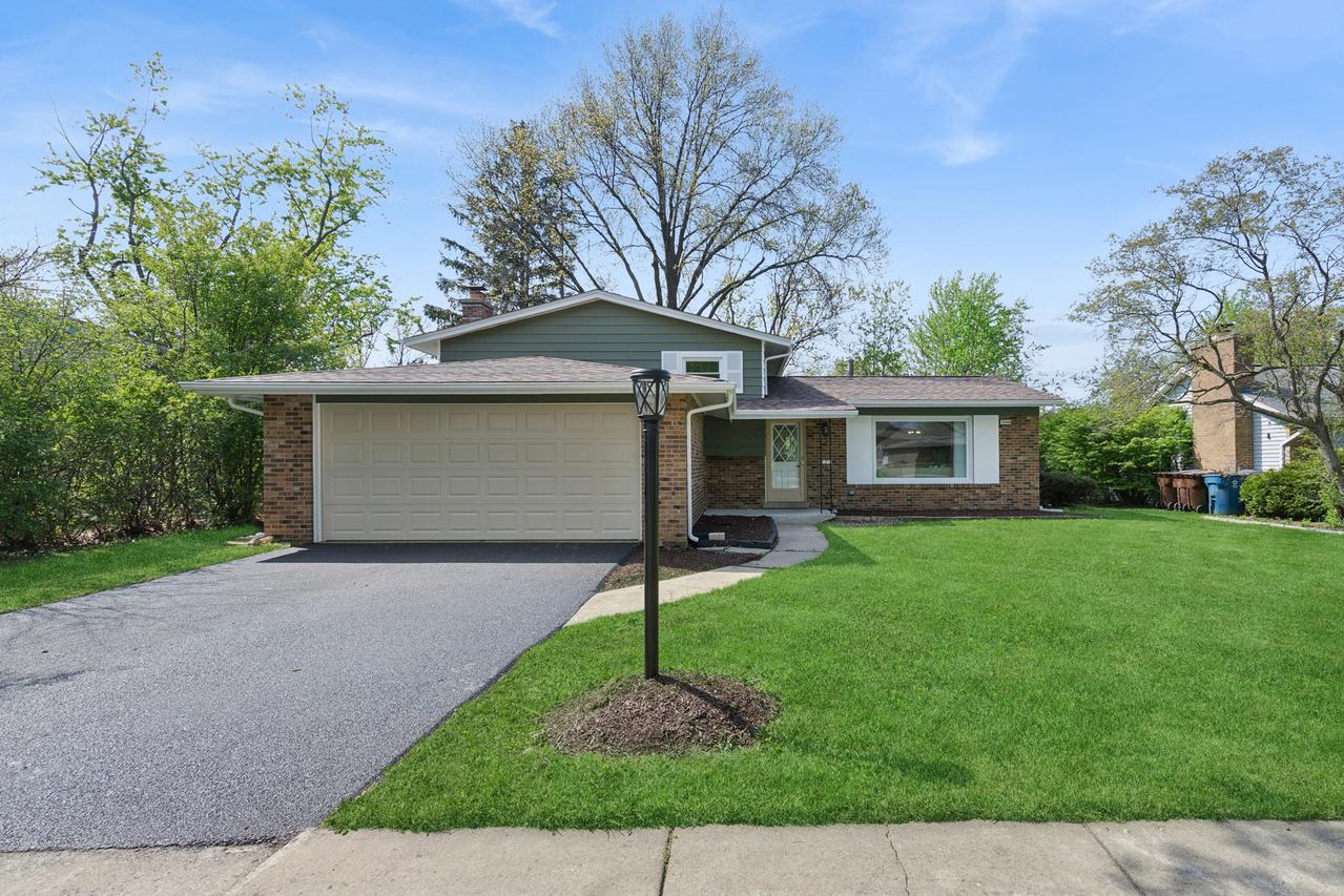 22644 Lakeshore Dr., Richton Park, IL 60471