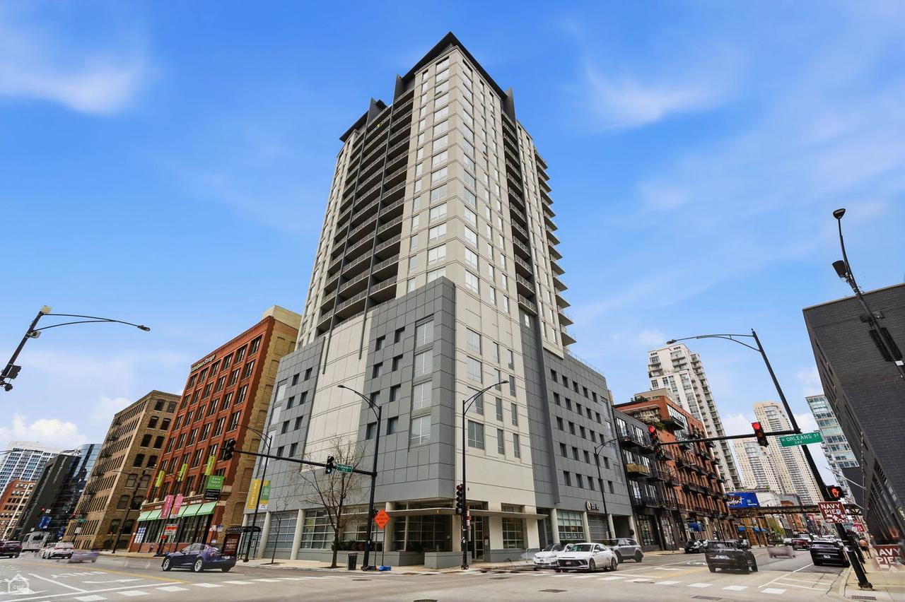 330 W Grand Ave. #1902, Chicago, IL 60654