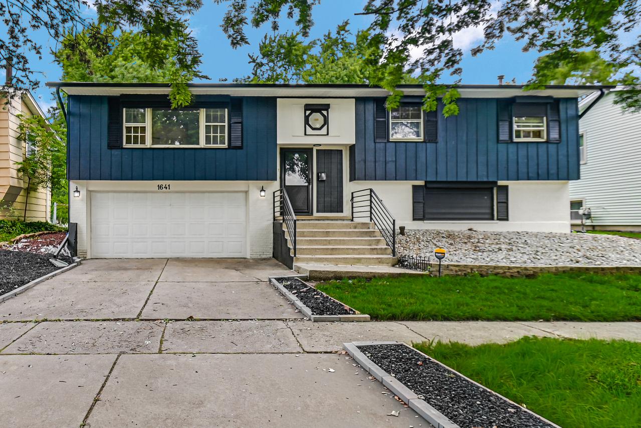 1641 215th Pl., Sauk Village, IL 60411
