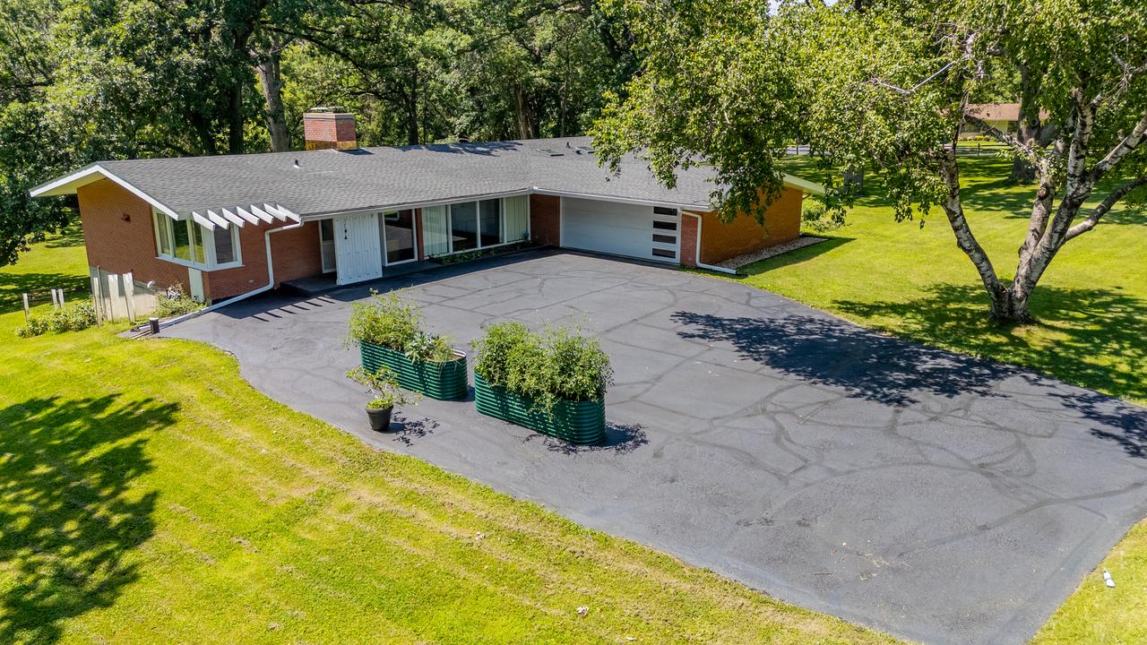 17519 Hickory Hills Rd., Sterling, IL 61081