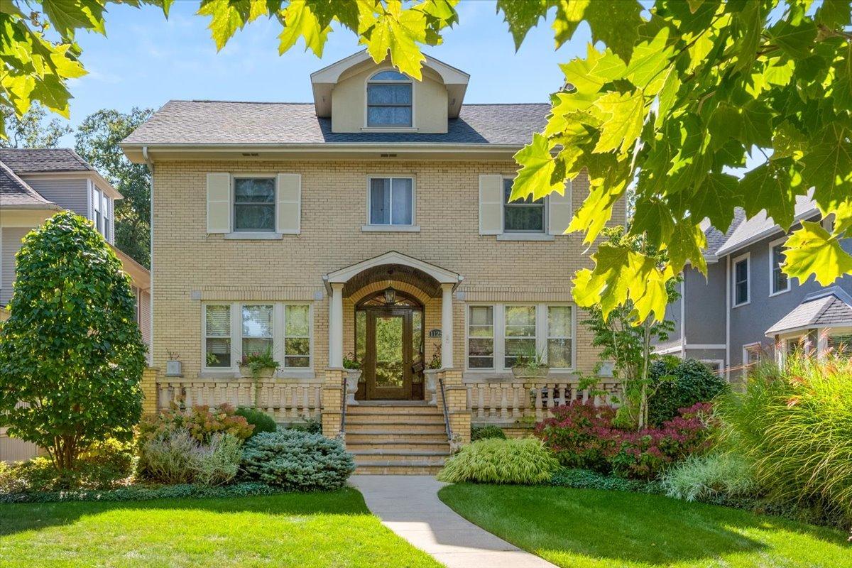 1125 Elmwood Ave., Wilmette, IL 60091