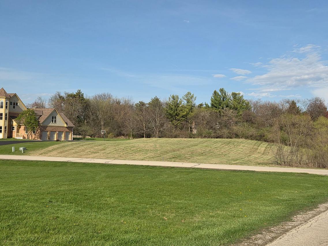 1322 Bull Valley Dr., Woodstock, IL 60098