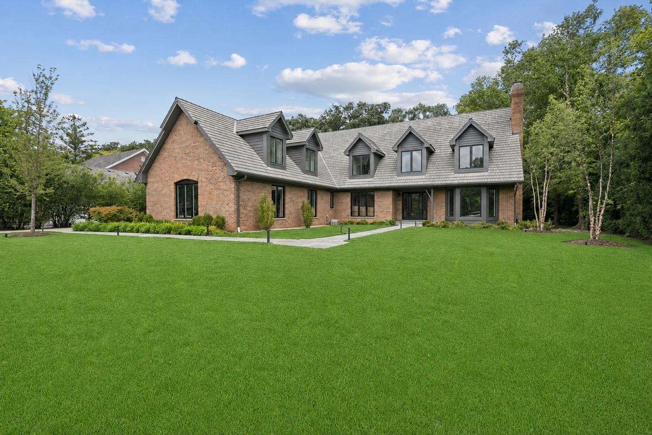 1280 Lawrence Ave., Lake Forest, IL 60045