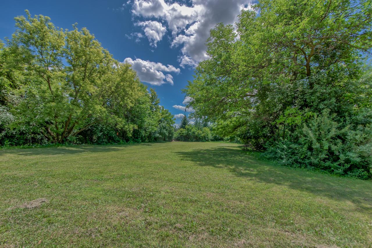 85 Bender Rd., Des Plaines, IL 60016