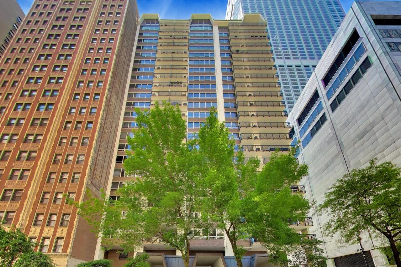 201 E Chestnut St. #8B, Chicago, IL 60611