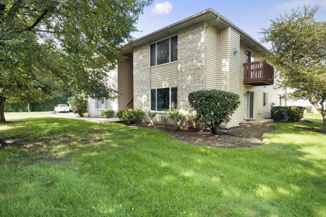 500 Westwood Ct. #d, Crystal Lake, IL 60014