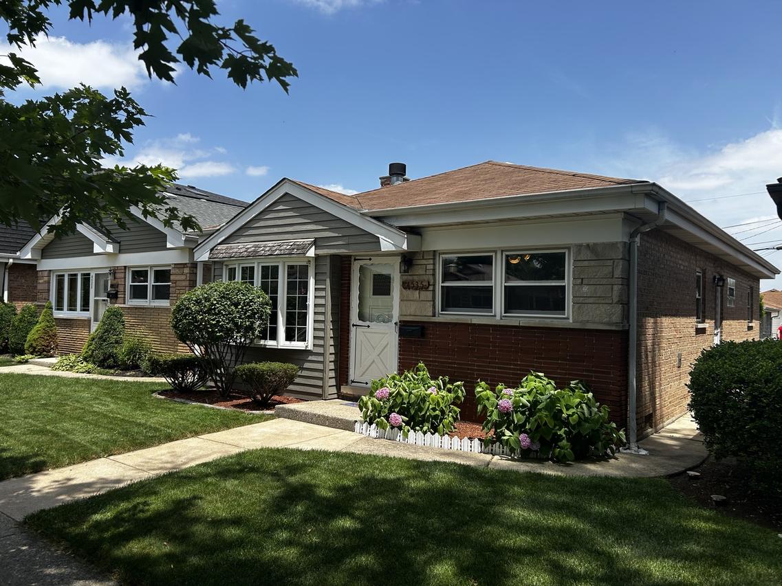 4535 Warsaw Ave., Lyons, IL 60534