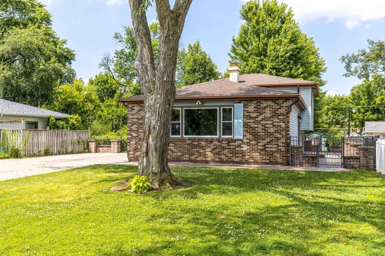 18226 W Big Oaks Rd., Grayslake, IL 60030