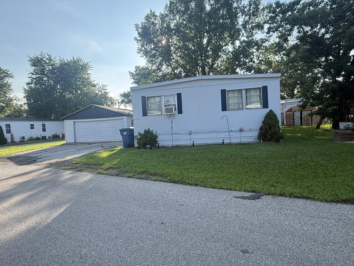 870 5th St., Normal, IL 61761