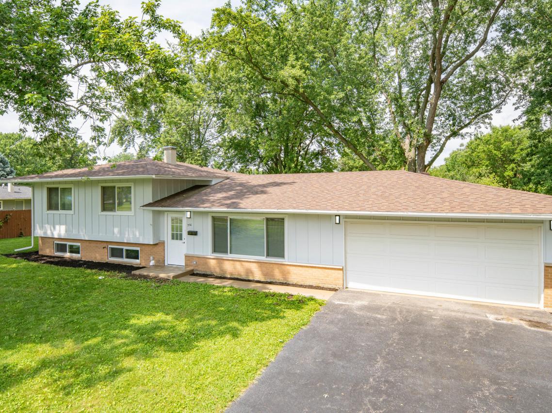 936 Cuyahoga Dr., Bartlett, IL 60103