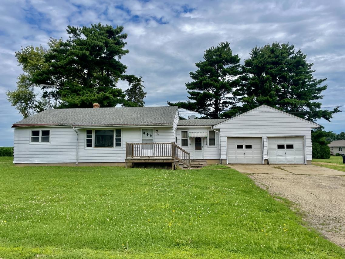 308 W Logan St., Forreston, IL 61030