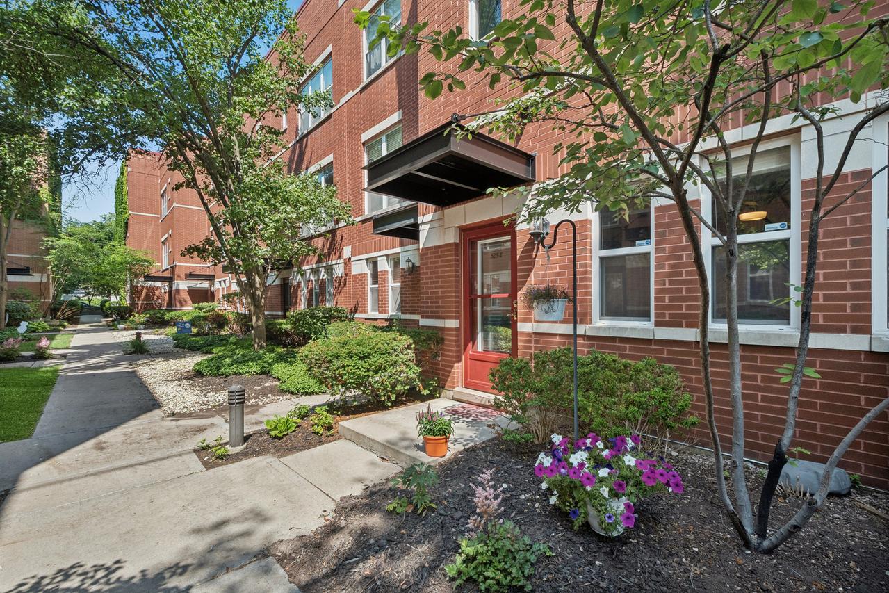 525 Chicago Ave. #I, Evanston, IL 60202