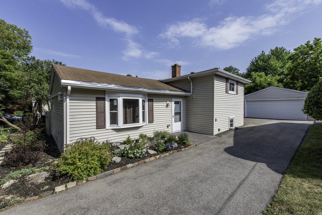 10081 W Pickford Ave., Beach Park, IL 60099