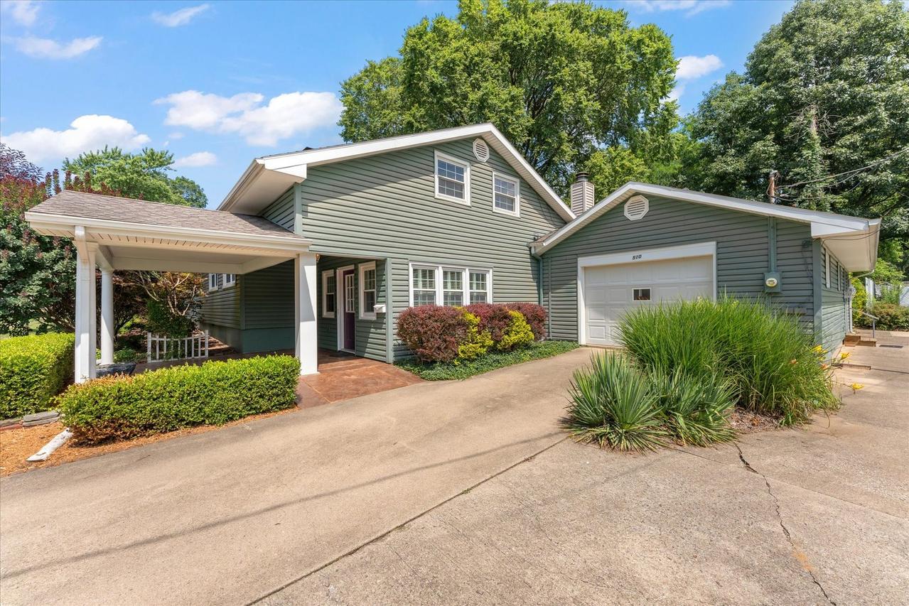 510 W William St., Monticello, IL 61856