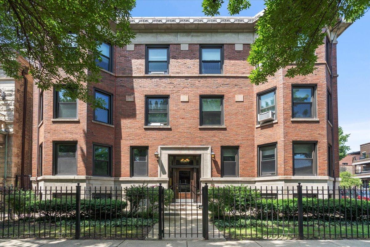 3764 N Magnolia Ave. #1, Chicago, IL 60613