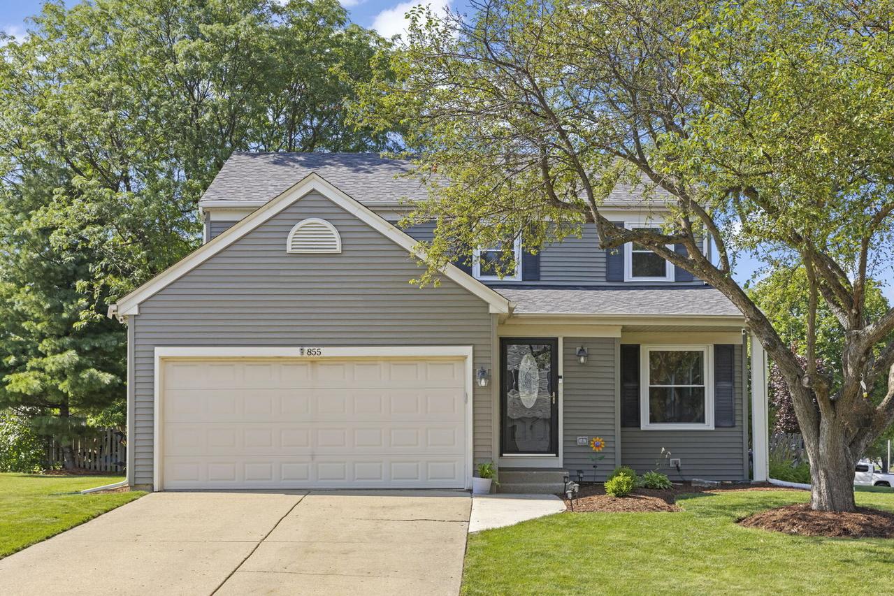 855 Peoria Ct., Carol Stream, IL 60188