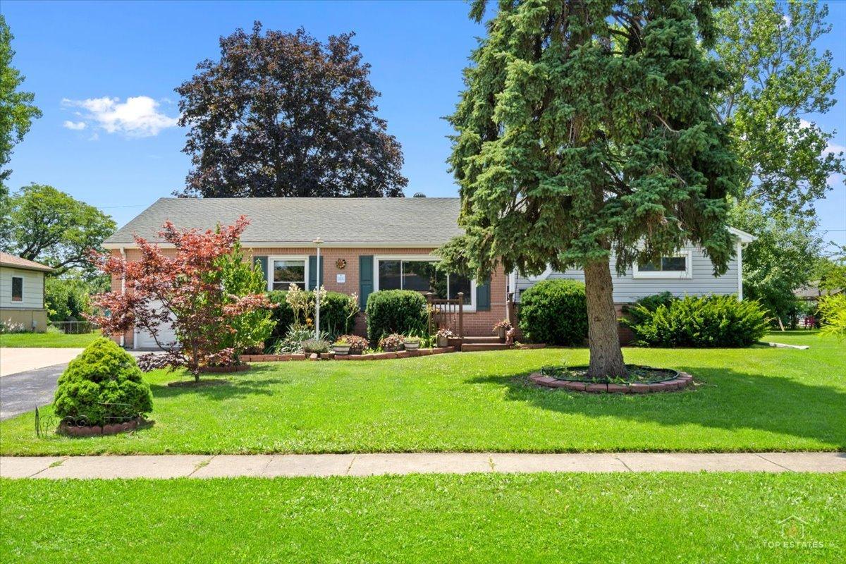 133 E Berkley Ln., Hoffman Estates, IL 60169