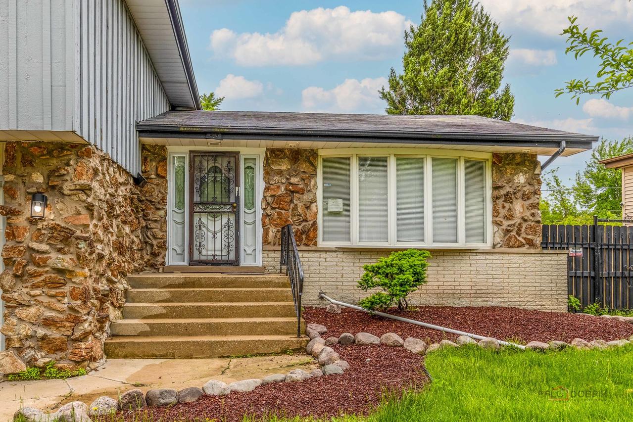 17108 Evans Dr., South Holland, IL 60473