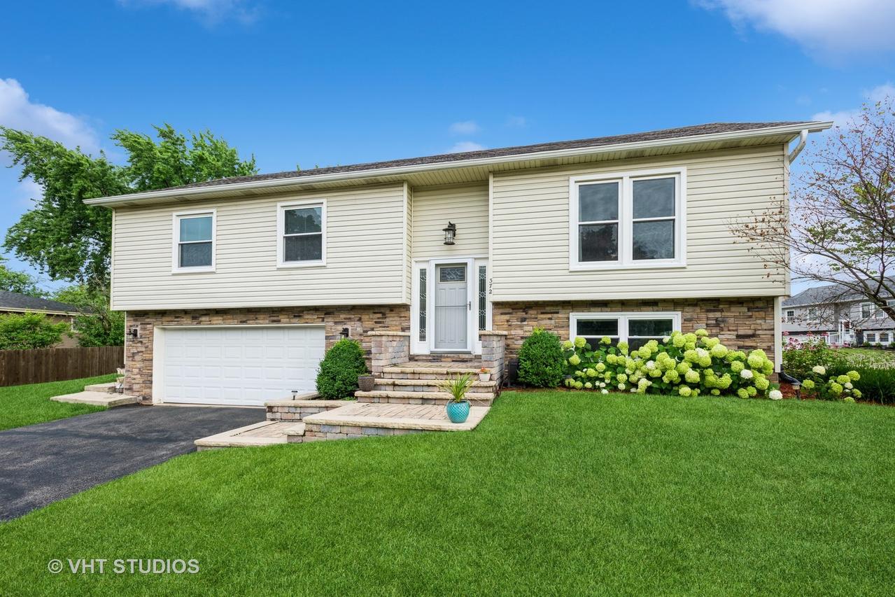 372 Canyon Tr., Carol Stream, IL 60188