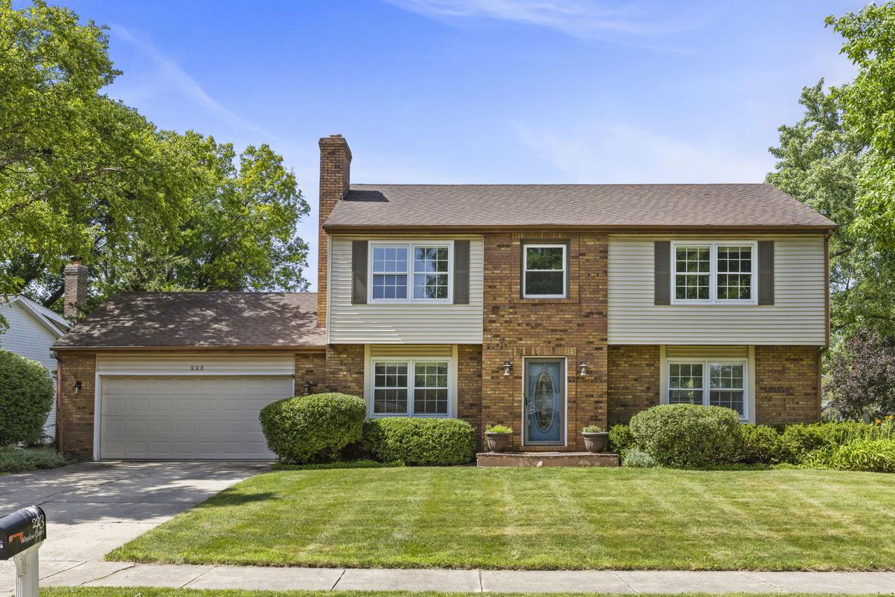 223 Winslow Ct., Naperville, IL 60565