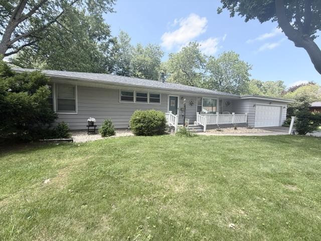 1100 Meadowview Dr., Mendota, IL 61342
