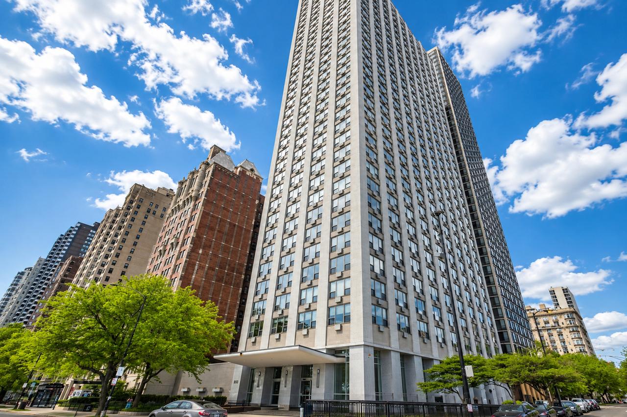 1550 N Lake Shore Dr. #23F, Chicago, IL 60610
