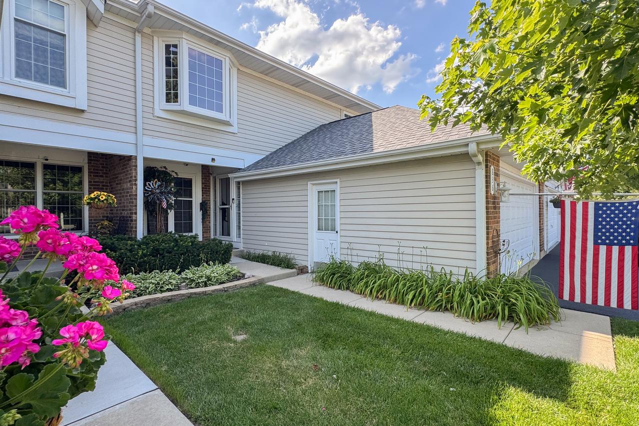 836 Golf Course Rd., Crystal Lake, IL 60014