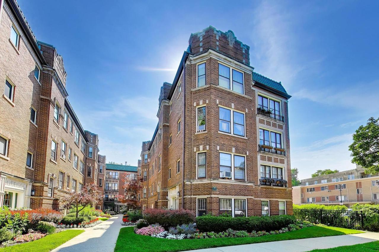 719 Hinman Ave. #2W, Evanston, IL 60202