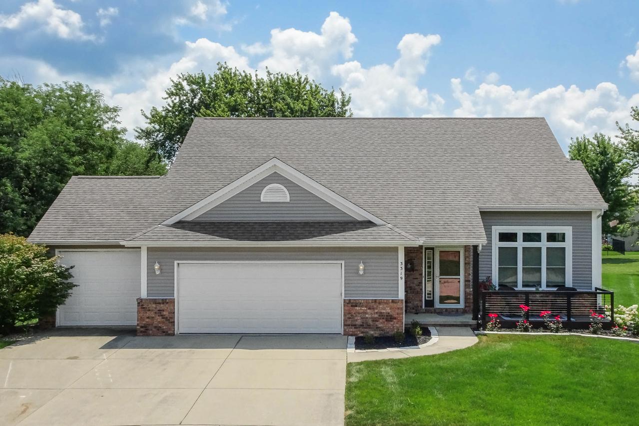 3319 Peppertree Ln., Bloomington, IL 61704