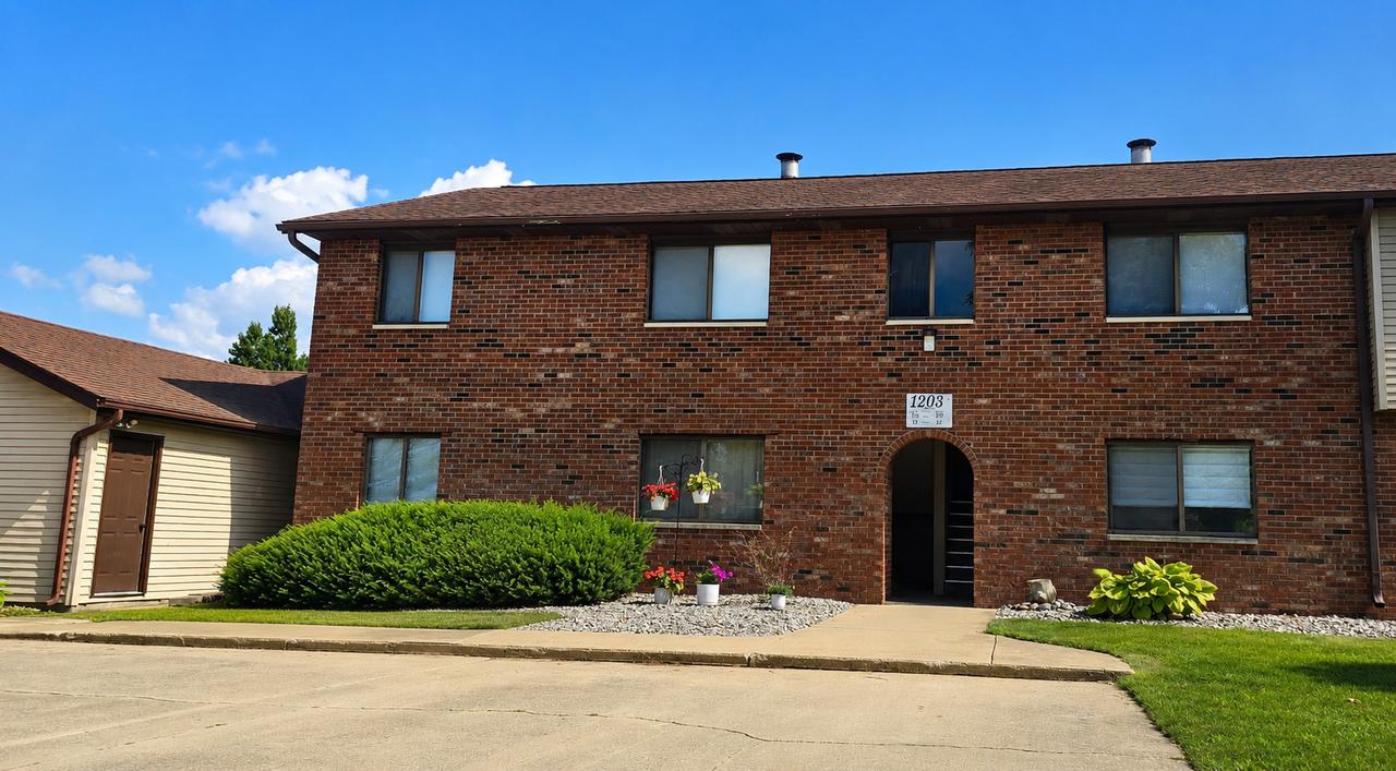 1203 Clifford Dr. #6, Urbana, IL 61802