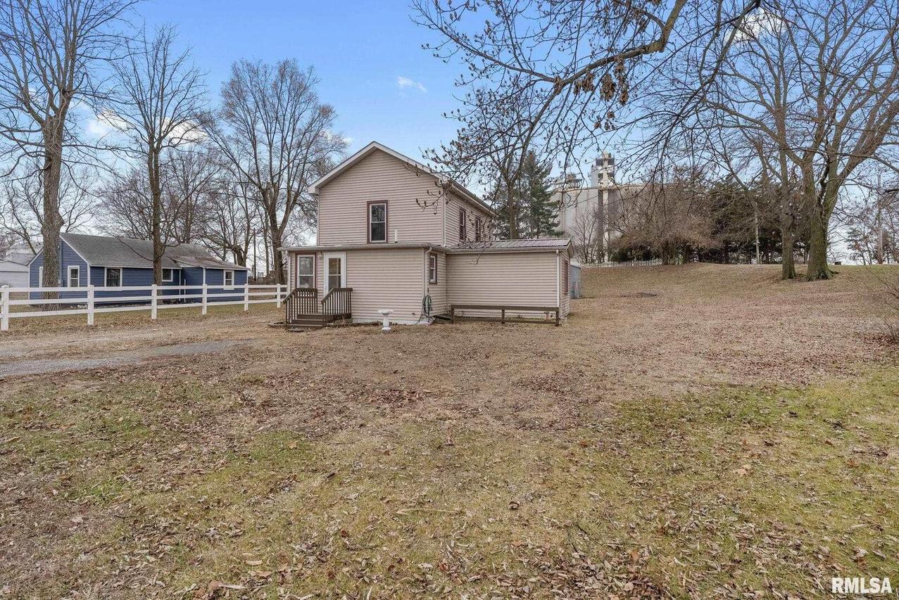 410 2nd St., New Boston, IL 61272