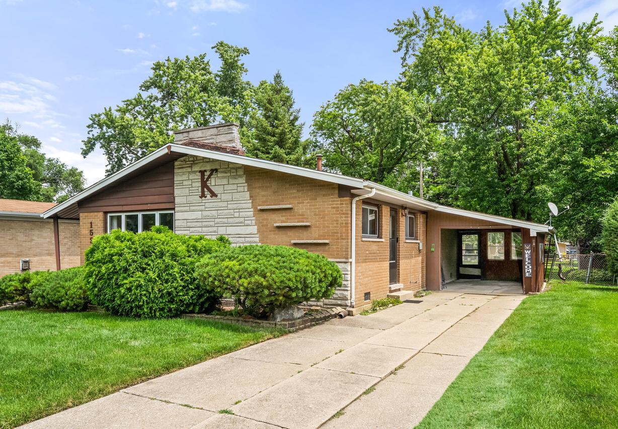 15247 Ridgeway Ave., Midlothian, IL 60445