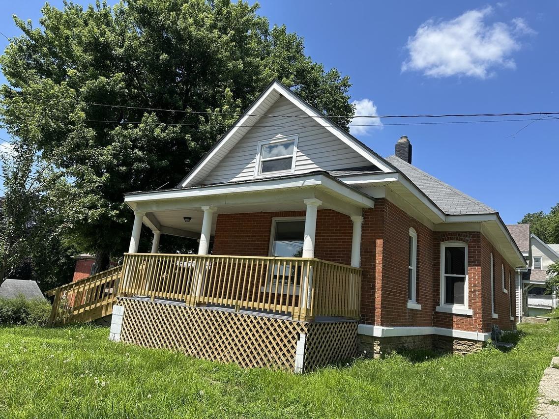 202 Clay St., Savanna, IL 61074