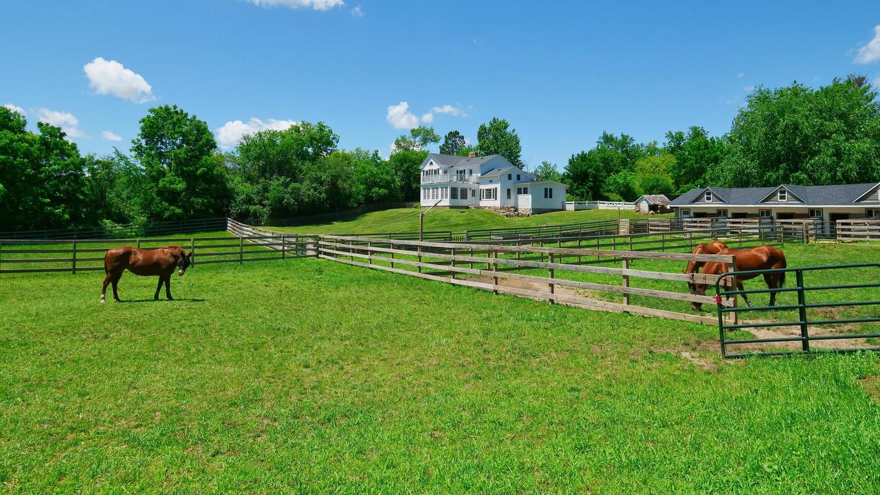 708 S Rose Farm Rd., Woodstock, IL 60098