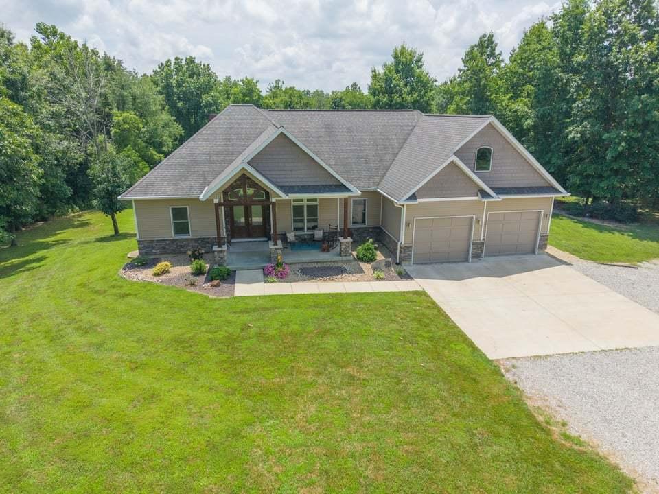 6368 E Tonti Rd., Salem, IL 62881