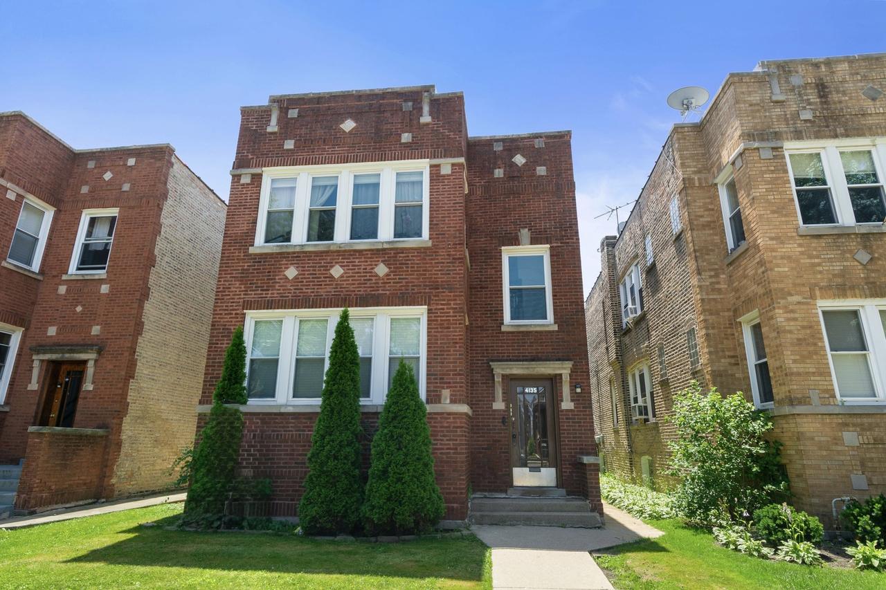4135 W Melrose St., Chicago, IL 60641