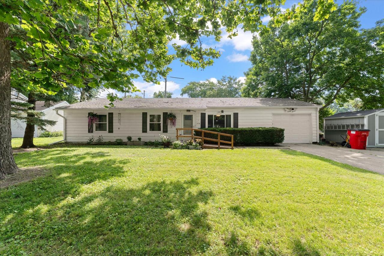 1416 Scottsdale Dr., Champaign, IL 61821