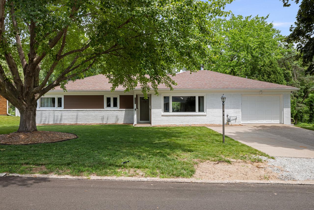 2517 37th Ave., Rock Island, IL 61201