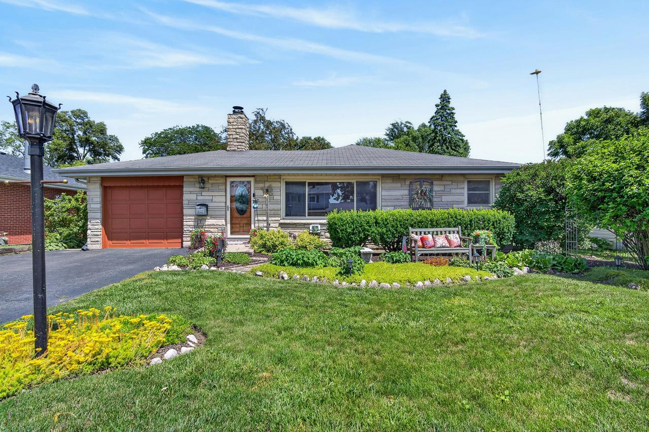 406 Brown St., Wauconda, IL 60084